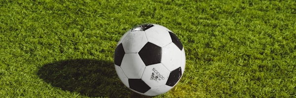 深度解析足球赛事中的亚洲盘口与欧洲赔率差异对比图